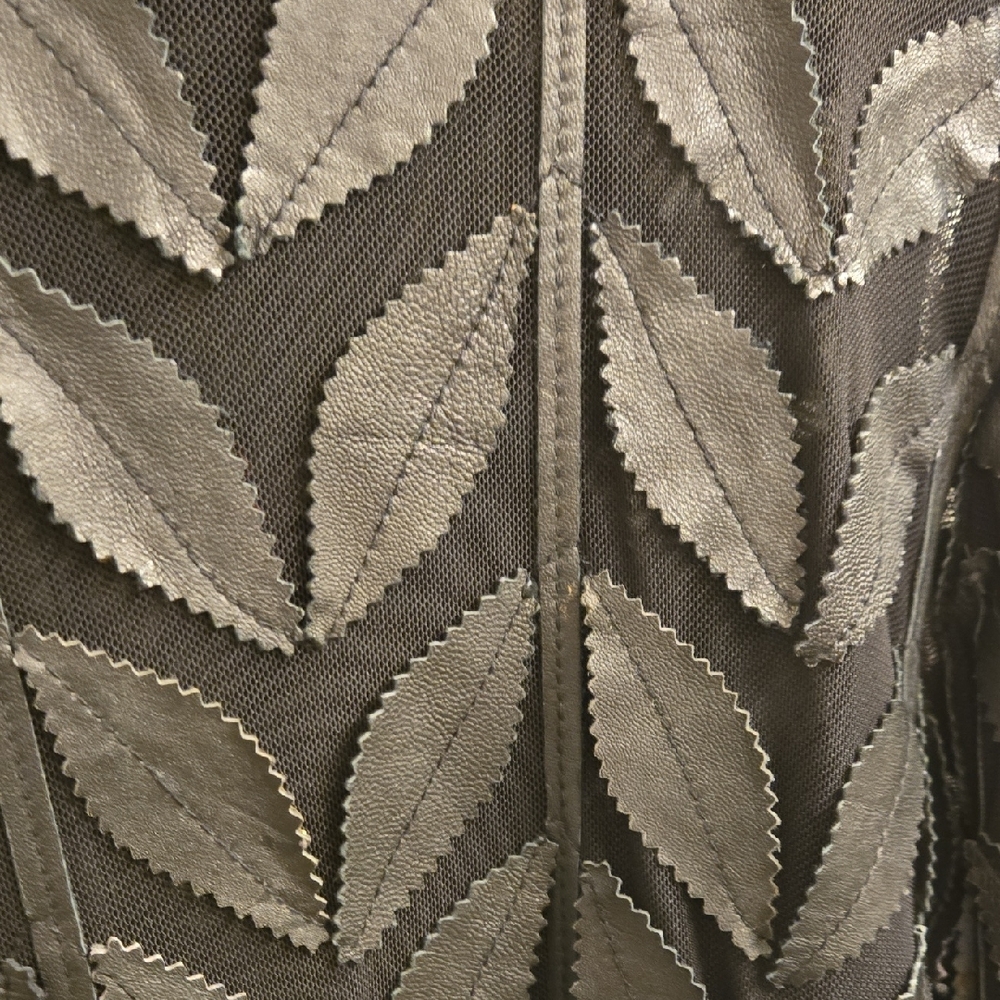 Elegant Black Leaf Pattern Leather Jacket - Picture 4 of 8